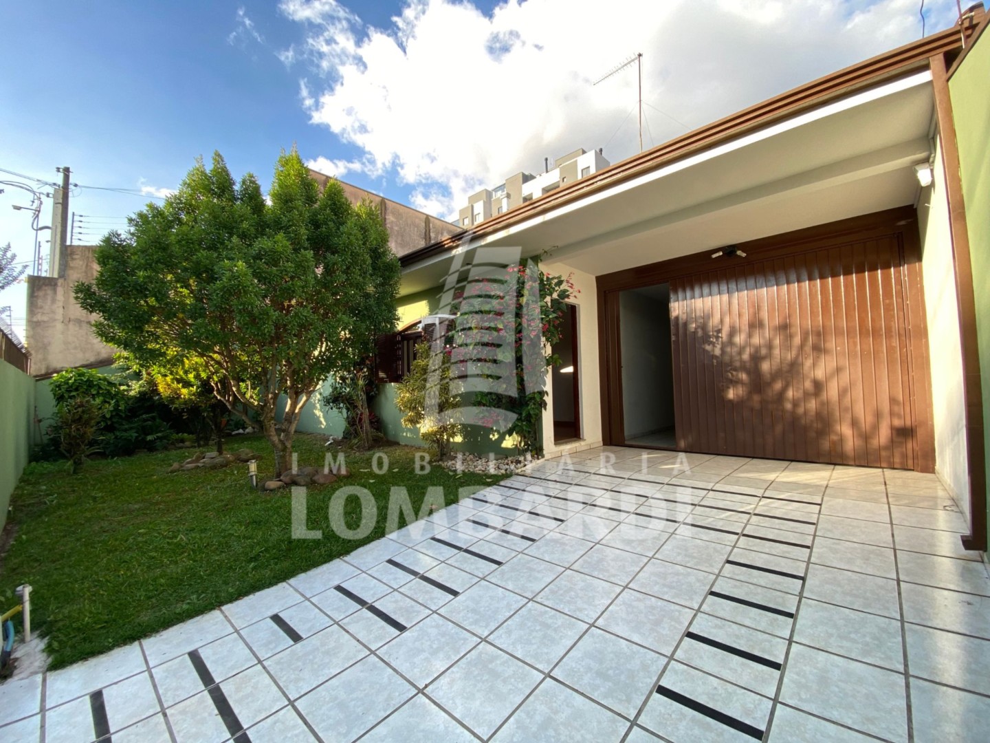 Casa Residencial no Capao Raso em Curitiba - Design sem nome - 2025-05-07T084433.829.jpg