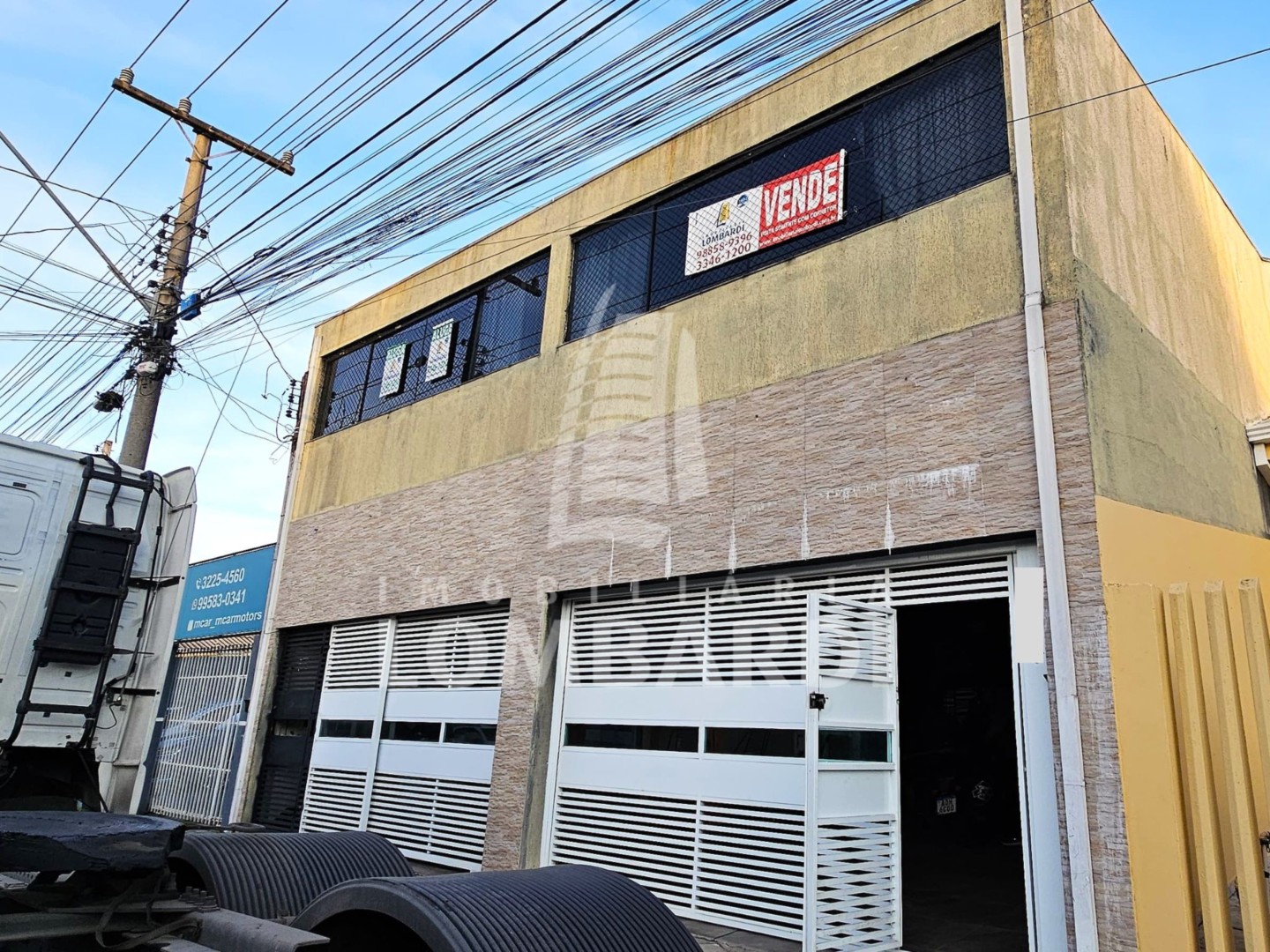 Loja no Sitio Cercado em Curitiba - 1.jpg