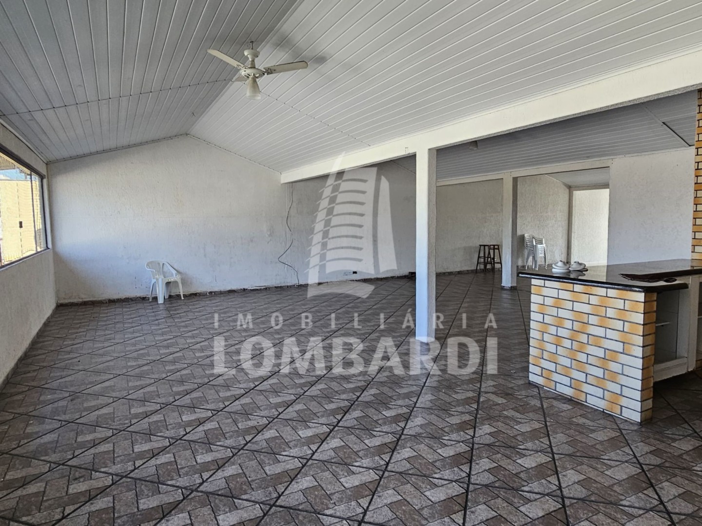 Loja no Sitio Cercado em Curitiba - 3.jpg