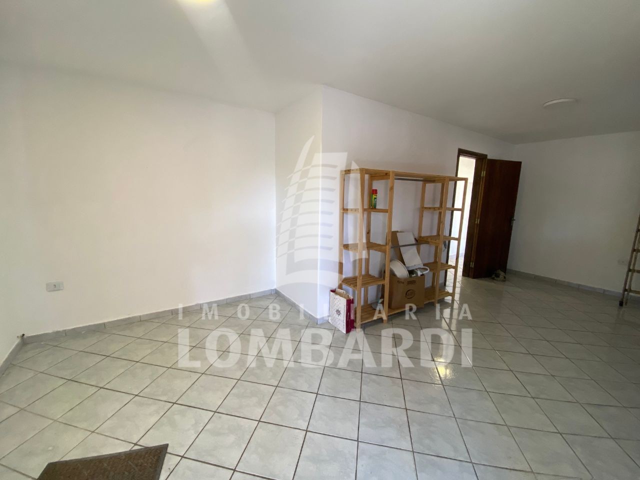 Casa Comercial no Pinheirinho em Curitiba - Design sem nome - 2025-08-01T121119.348.jpg