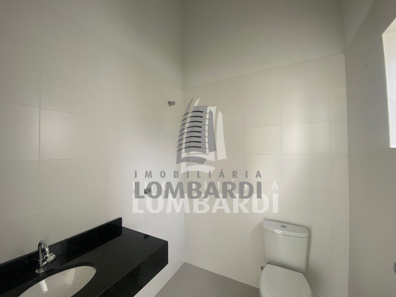 Loja no Campo de Santana em Curitiba - Design sem nome - 2025-10-23T084252.461.jpg