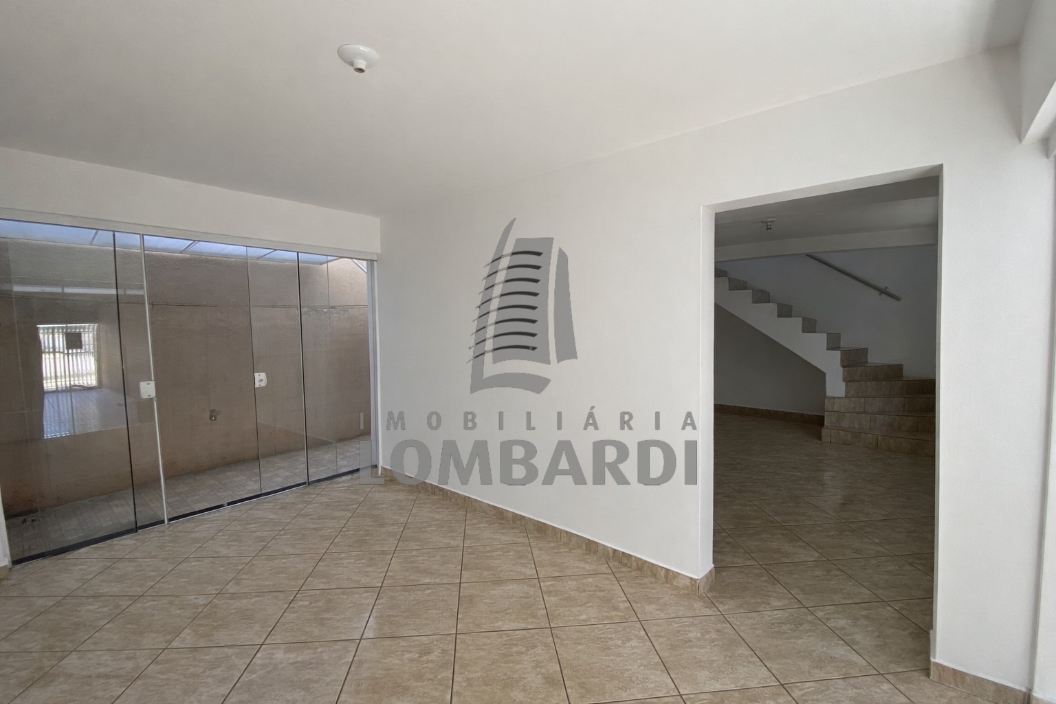 Sobrado no Sitio Cercado em Curitiba - cozinhasala.png