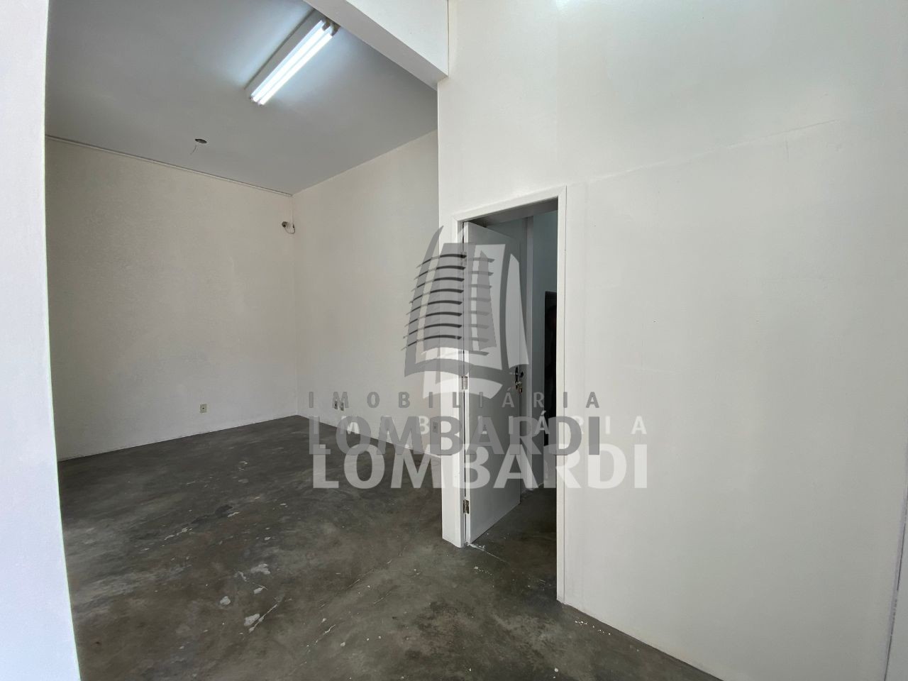 Loja no Pinheirinho em Curitiba - Design sem nome - 2025-10-23T124853.233.jpg