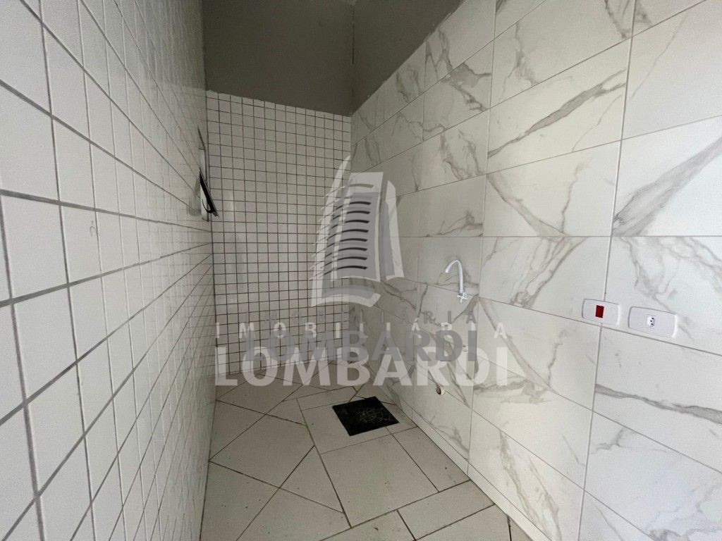 Loja no Eucaliptos em Fazenda Rio Grande - 13518.jpg