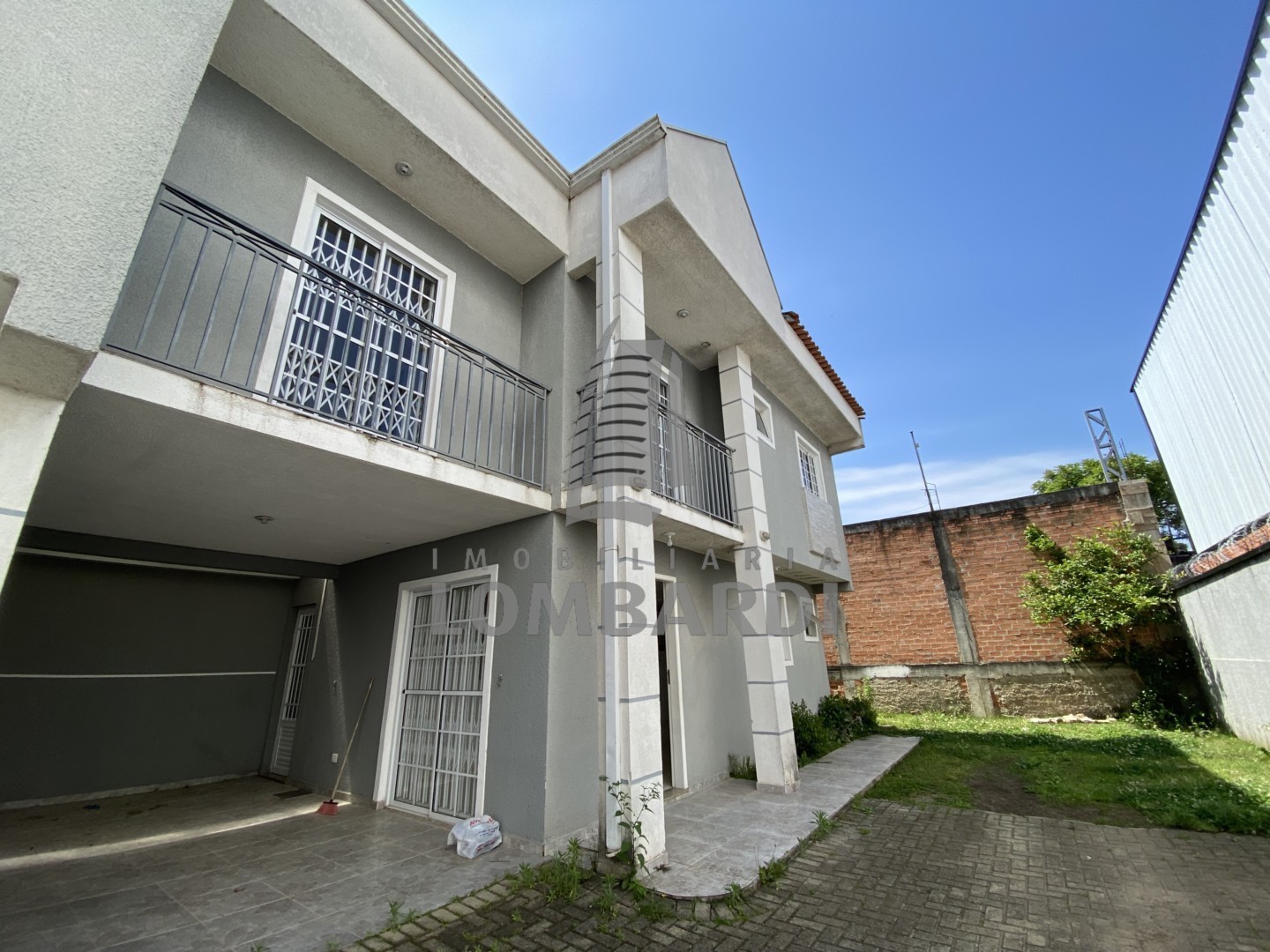 Sobrado no Capao Raso em Curitiba - __7211912B9AFDCA5B0AF4B165.jpg