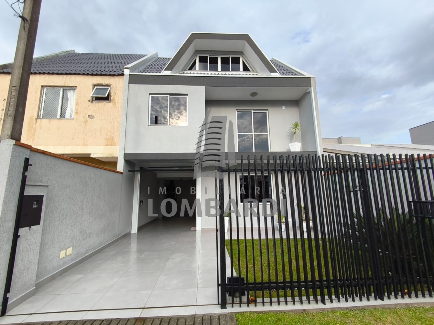 Sobrado no Capao Raso em Curitiba - WhatsApp Image 2026-02-25 at 11.44.26784.jpeg