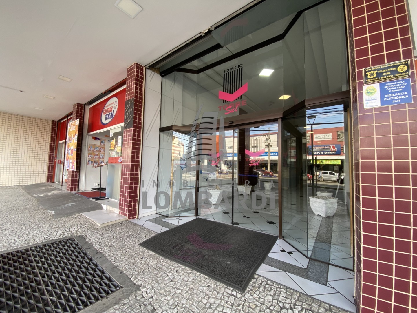 Cjto Comercial/sala no Pinheirinho em Curitiba - IMG_3325.jpg