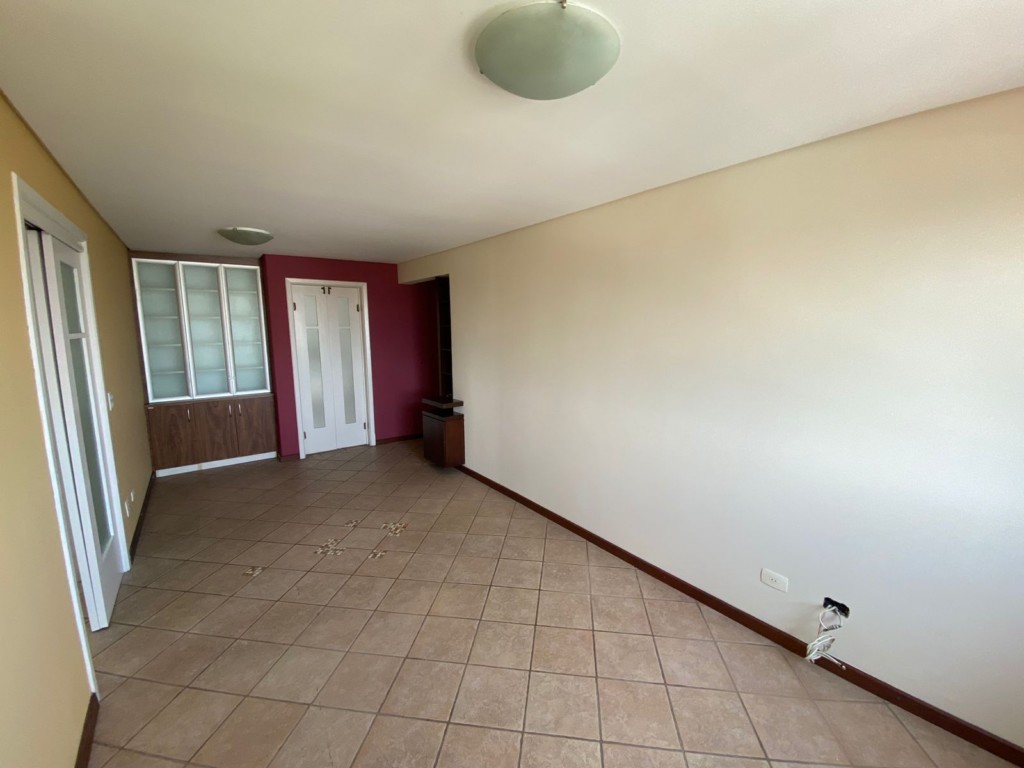 Apartamento no Capao Raso em Curitiba