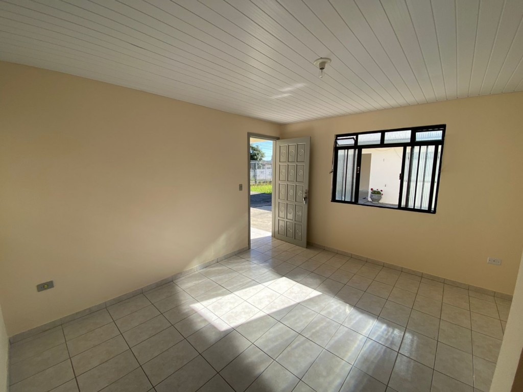 Casa Residencial no Pinheirinho em Curitiba
