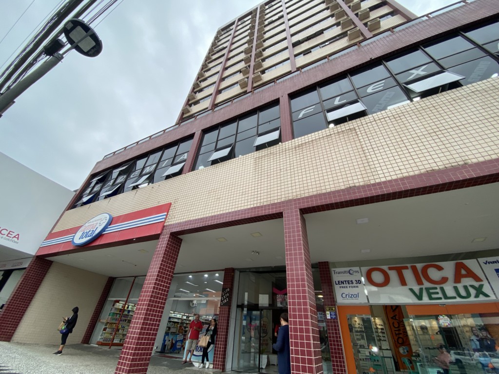 Cjto Comercial/sala no Capao Raso em Curitiba