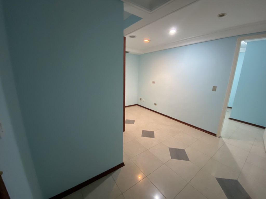 Cjto Comercial/sala no Capao Raso em Curitiba