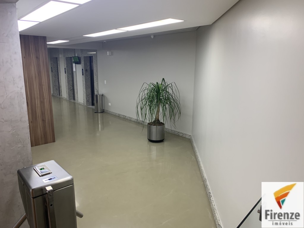 Sala/Conjunto Comercial à venda e para alugar em Centro, Curitiba — Portal Chave Fácil