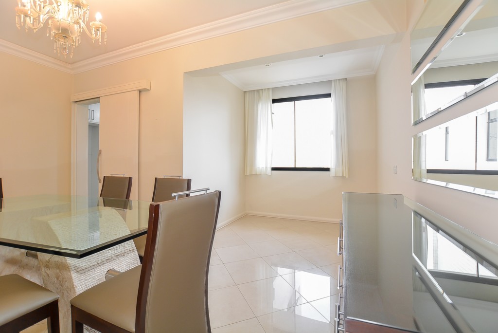 Apartamento à venda e para alugar em Bigorrilho, Curitiba — GOMES CONSULTOR IMOBILIARIO LTDA.