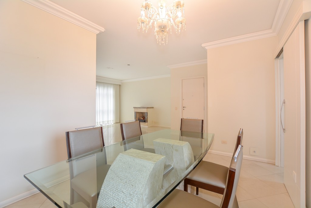 Apartamento à venda e para alugar em Bigorrilho, Curitiba — GOMES CONSULTOR IMOBILIARIO LTDA.