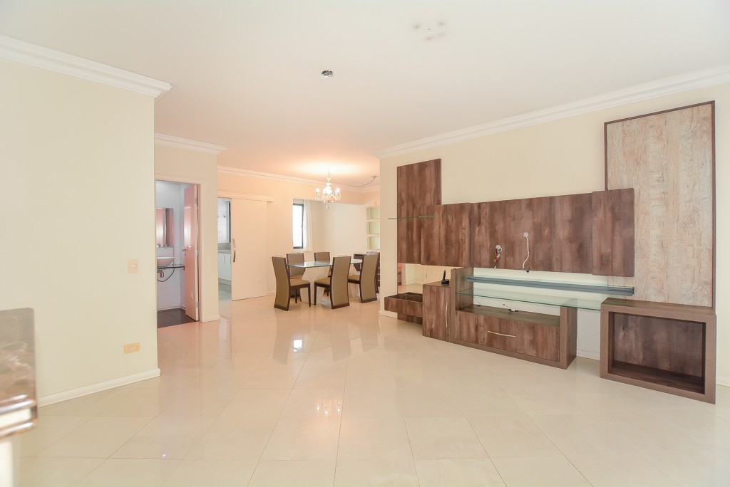 Apartamento à venda e para alugar em Bigorrilho, Curitiba — GOMES CONSULTOR IMOBILIARIO LTDA.