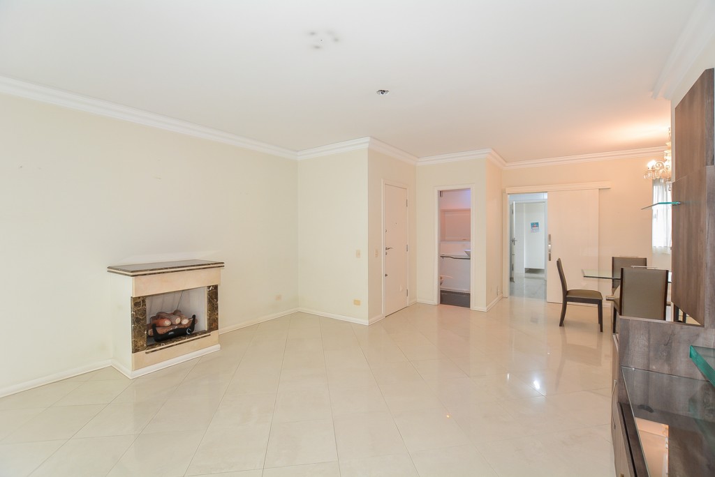 Apartamento à venda e para alugar em Bigorrilho, Curitiba — GOMES CONSULTOR IMOBILIARIO LTDA.