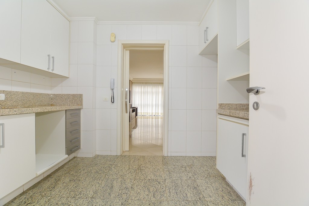 Apartamento à venda e para alugar em Bigorrilho, Curitiba — GOMES CONSULTOR IMOBILIARIO LTDA.
