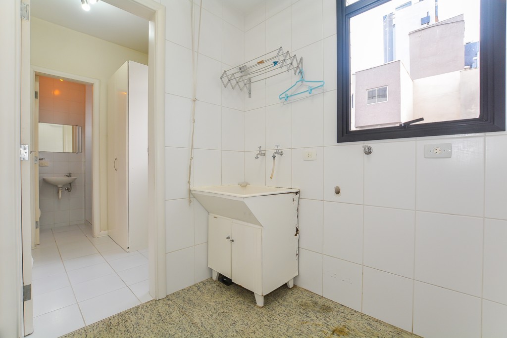 Apartamento à venda e para alugar em Bigorrilho, Curitiba — GOMES CONSULTOR IMOBILIARIO LTDA.