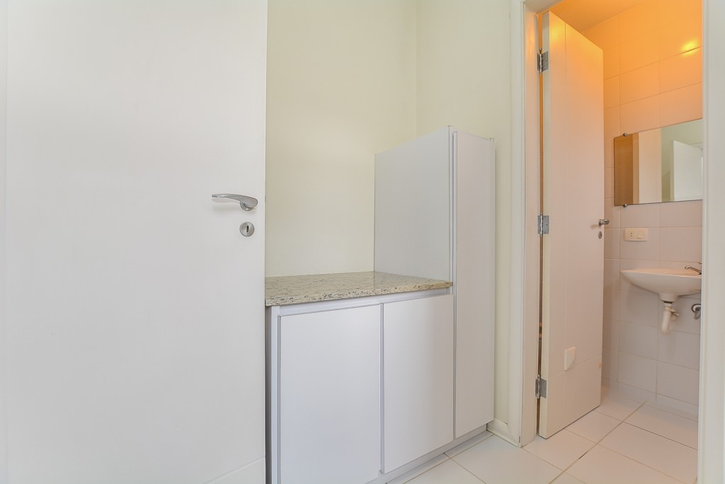 Apartamento à venda e para alugar em Bigorrilho, Curitiba — GOMES CONSULTOR IMOBILIARIO LTDA.