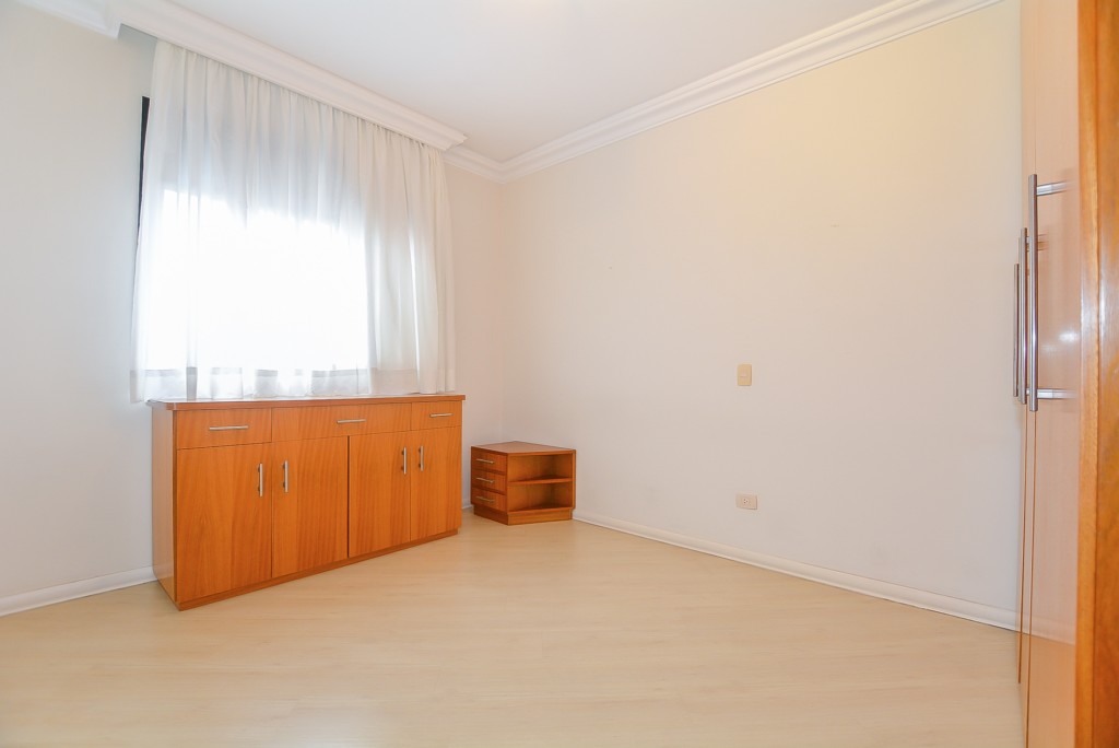 Apartamento à venda e para alugar em Bigorrilho, Curitiba — GOMES CONSULTOR IMOBILIARIO LTDA.