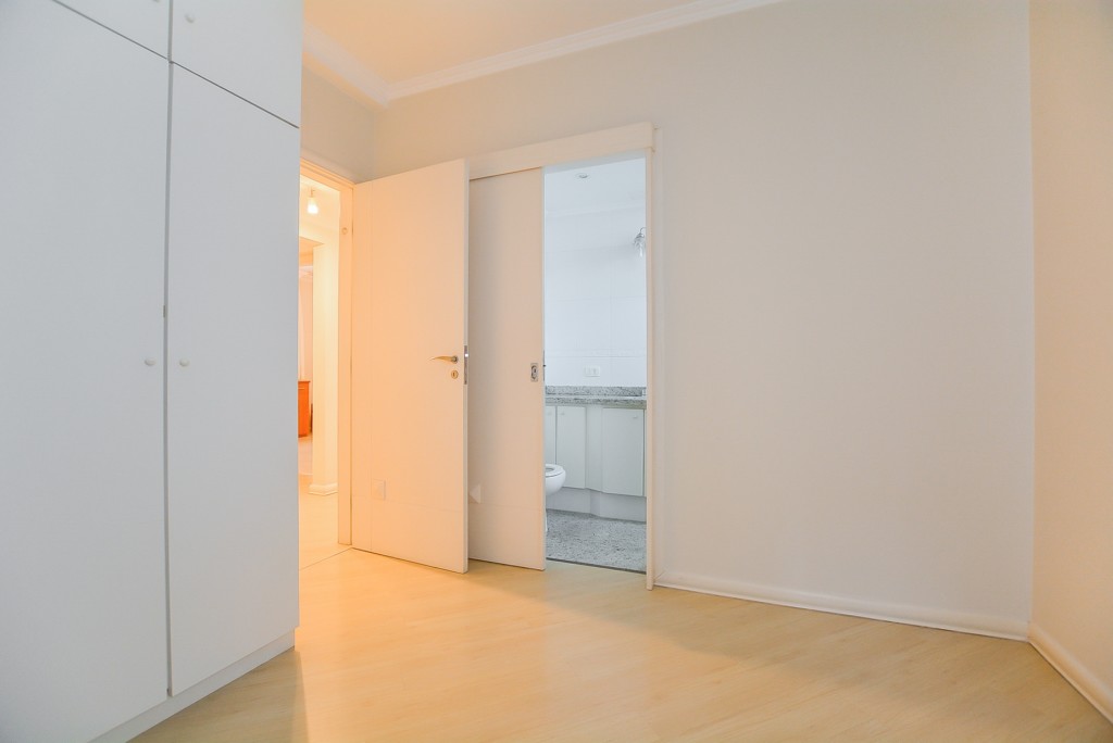 Apartamento à venda e para alugar em Bigorrilho, Curitiba — GOMES CONSULTOR IMOBILIARIO LTDA.