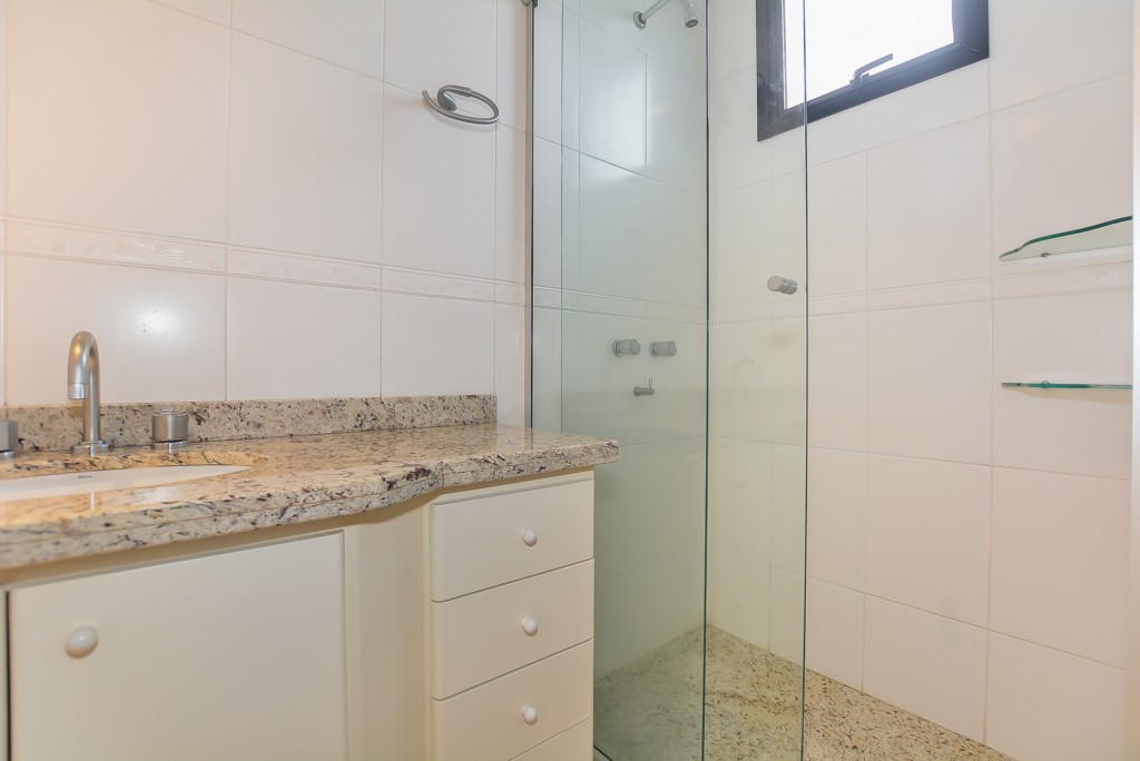 Apartamento à venda e para alugar em Bigorrilho, Curitiba — GOMES CONSULTOR IMOBILIARIO LTDA.