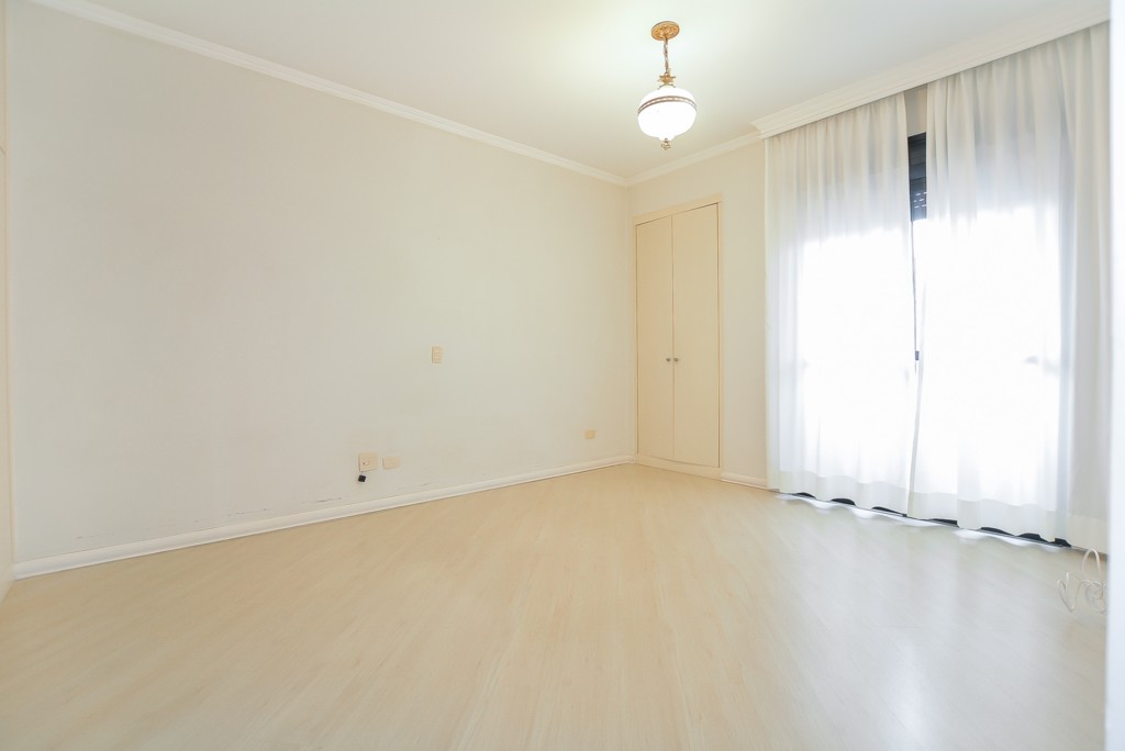 Apartamento à venda e para alugar em Bigorrilho, Curitiba — GOMES CONSULTOR IMOBILIARIO LTDA.