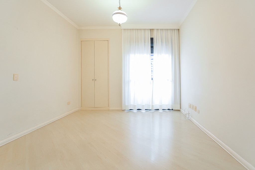 Apartamento à venda e para alugar em Bigorrilho, Curitiba — GOMES CONSULTOR IMOBILIARIO LTDA.