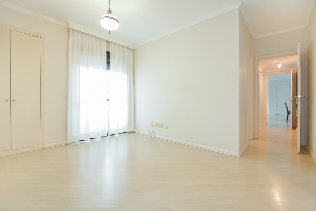 Apartamento à venda e para alugar em Bigorrilho, Curitiba — GOMES CONSULTOR IMOBILIARIO LTDA.