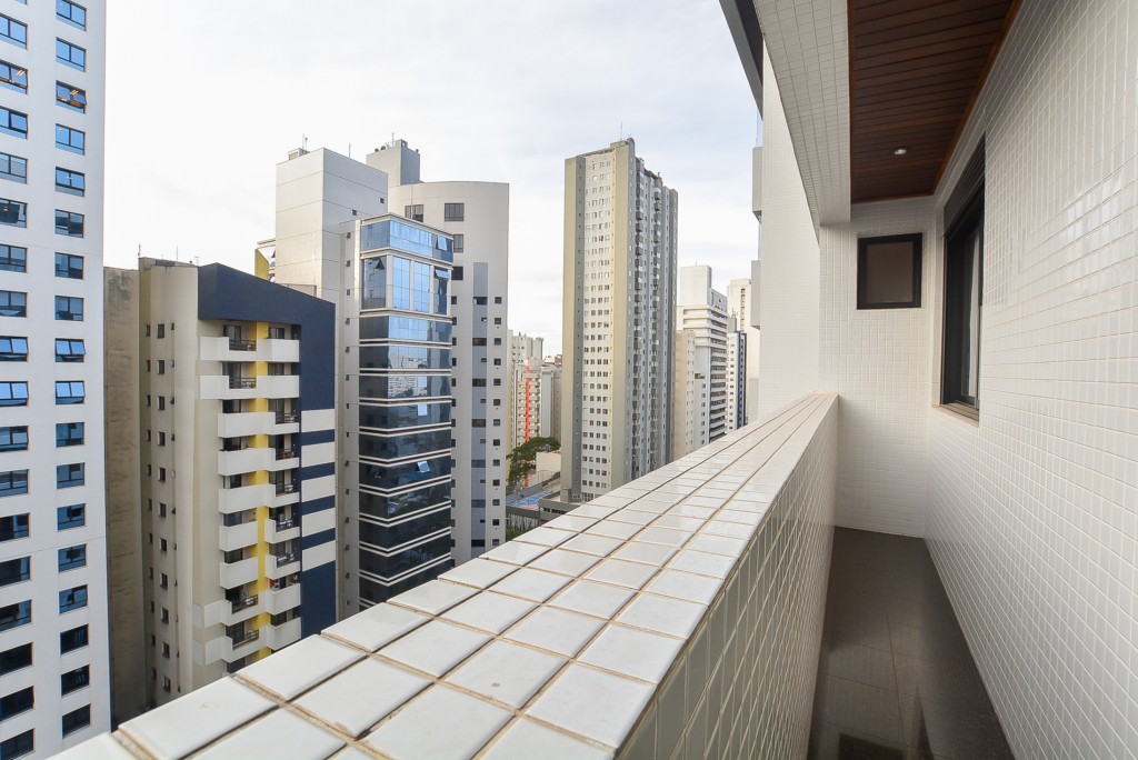 Apartamento à venda e para alugar em Bigorrilho, Curitiba — GOMES CONSULTOR IMOBILIARIO LTDA.