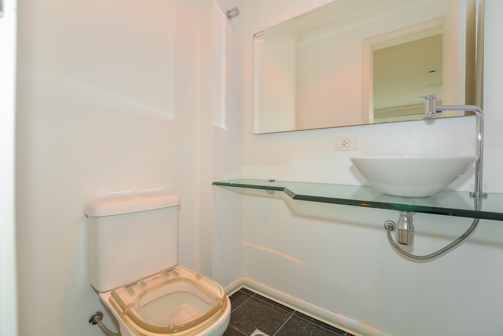 Apartamento à venda e para alugar em Bigorrilho, Curitiba — GOMES CONSULTOR IMOBILIARIO LTDA.