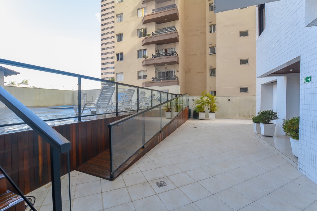 Apartamento à venda e para alugar em Bigorrilho, Curitiba — GOMES CONSULTOR IMOBILIARIO LTDA.