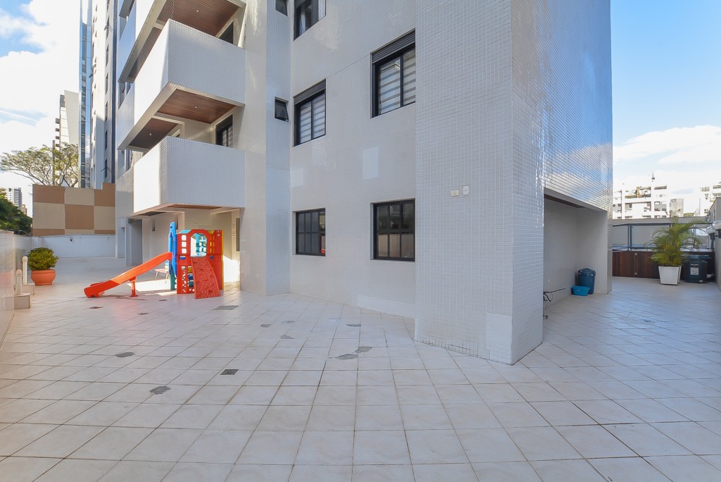 Apartamento à venda e para alugar em Bigorrilho, Curitiba — GOMES CONSULTOR IMOBILIARIO LTDA.