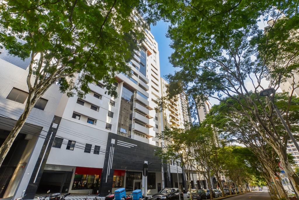 Apartamento à venda e para alugar em Bigorrilho, Curitiba — GOMES CONSULTOR IMOBILIARIO LTDA.