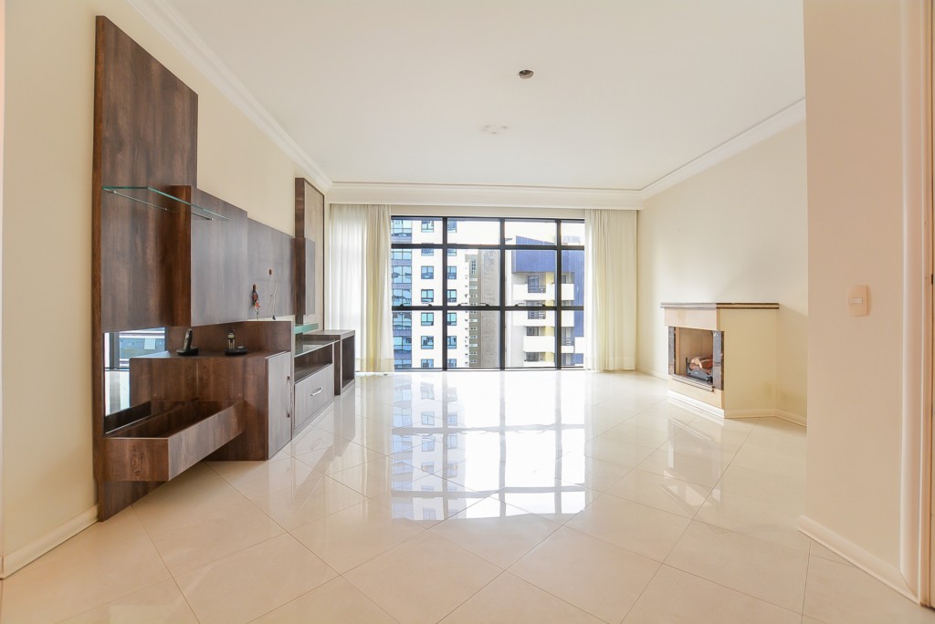 Apartamento à venda e para alugar em Bigorrilho, Curitiba — GOMES CONSULTOR IMOBILIARIO LTDA.