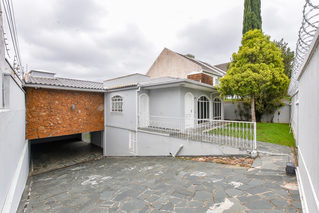 Casa à venda em Guabirotuba, Curitiba — Portal Chave Fácil