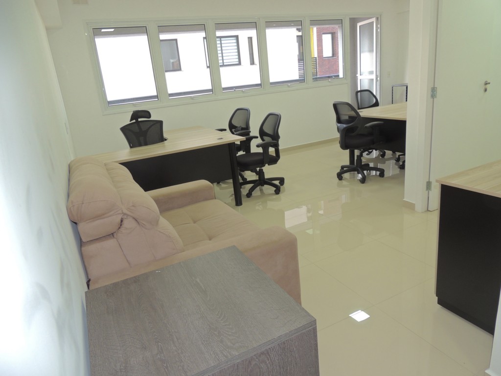 Sala/Conjunto Comercial à venda e para alugar em Centro, Curitiba — Portal Chave Fácil