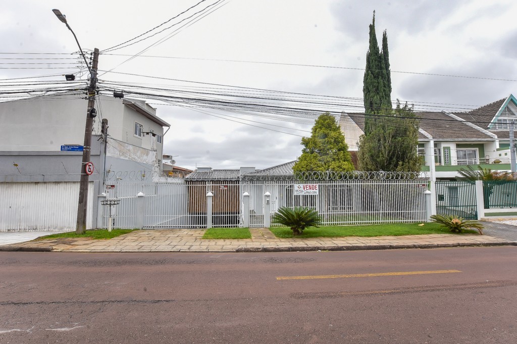 Casa à venda e para alugar em Guabirotuba, Curitiba — Portal Chave Fácil
