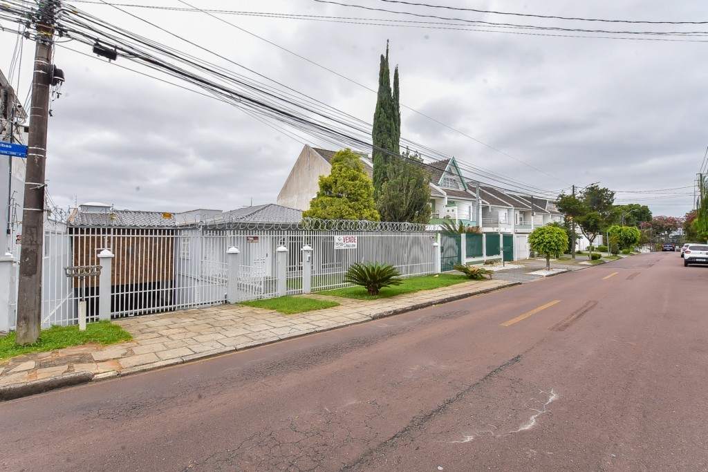 Casa à venda e para alugar em Guabirotuba, Curitiba — Portal Chave Fácil