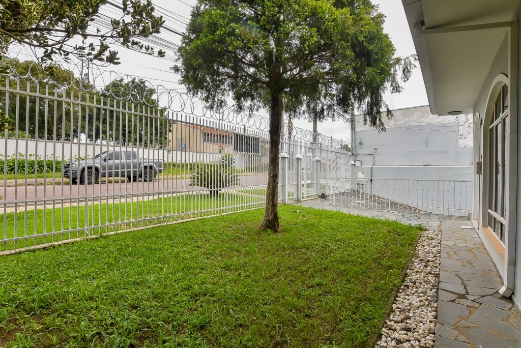 Casa à venda e para alugar em Guabirotuba, Curitiba — Portal Chave Fácil