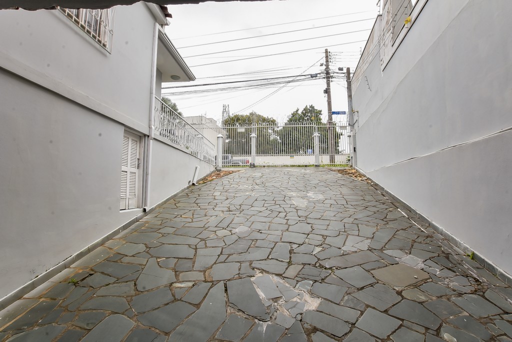 Casa à venda e para alugar em Guabirotuba, Curitiba — Portal Chave Fácil