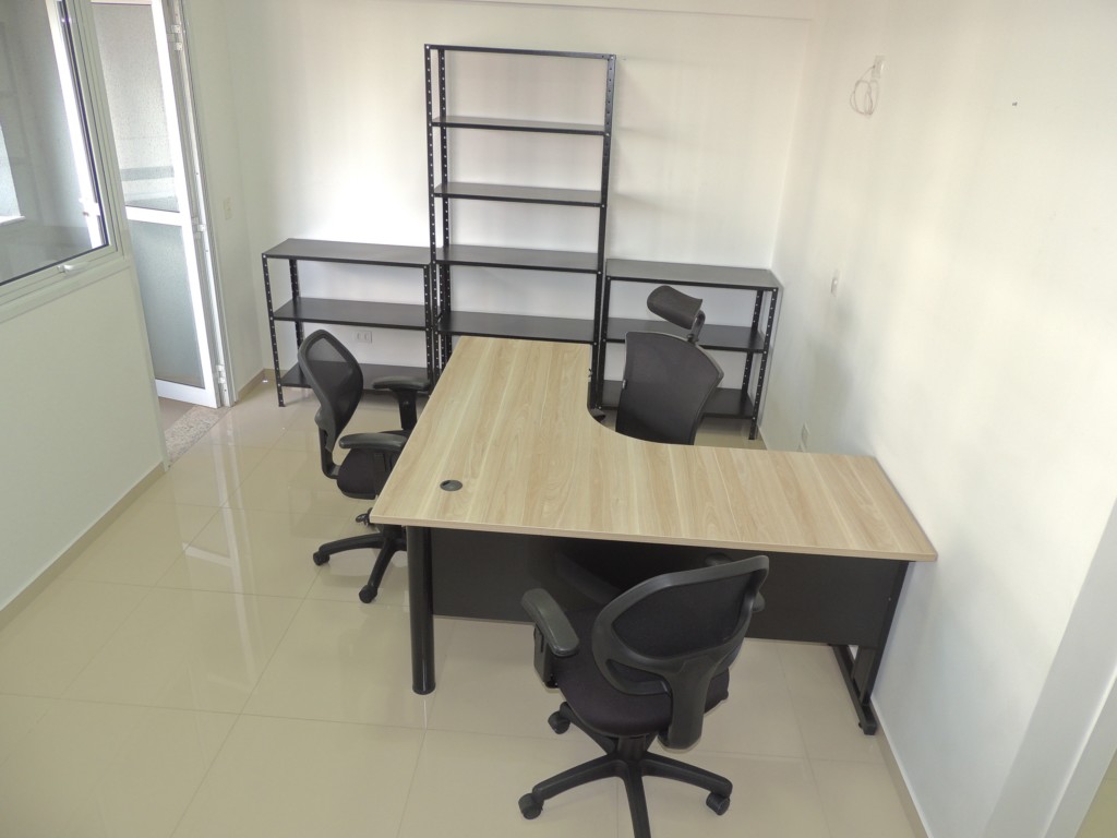 Sala/Conjunto Comercial à venda e para alugar em Centro, Curitiba — Portal Chave Fácil
