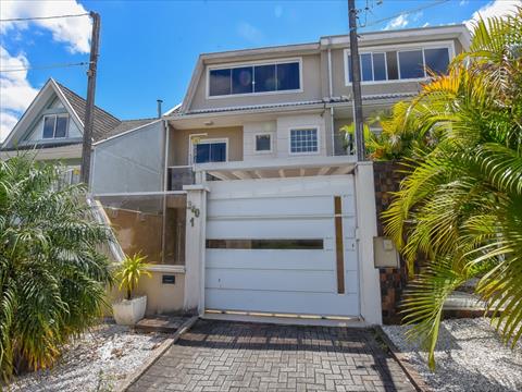 Sobrado para vendalocacaovenda e locacao no Jardim das Americas em Curitiba com 161,14m² por R$ 890.000,005.400,00