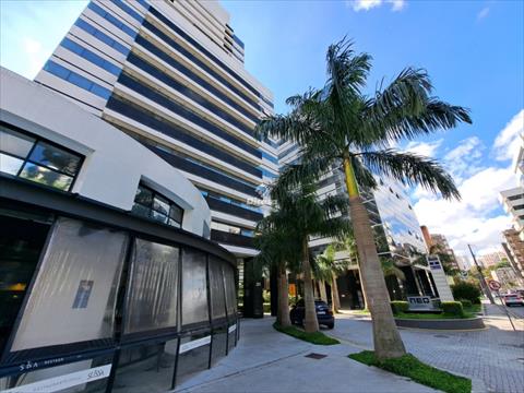 Apartamento para locacao no Centro Civico em Curitiba com 90m² por R$ 5.520,00