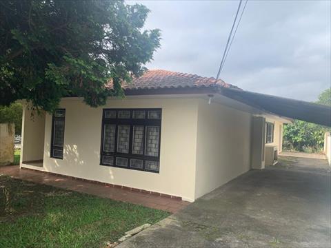 Casa Residencial para locacao no Boqueirao em Curitiba com 150m² por R$ 3.000,00