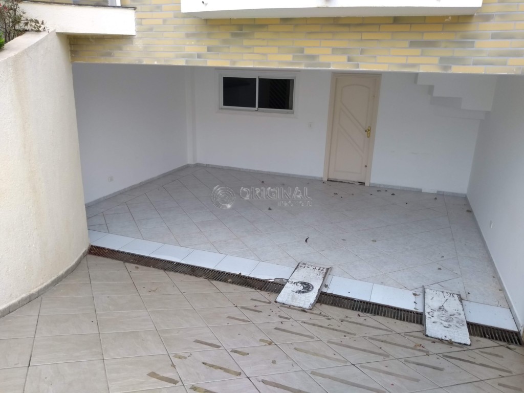 Sobrado para locacao no Santa Felicidade em Curitiba com 234m² por R$ 6.888,88