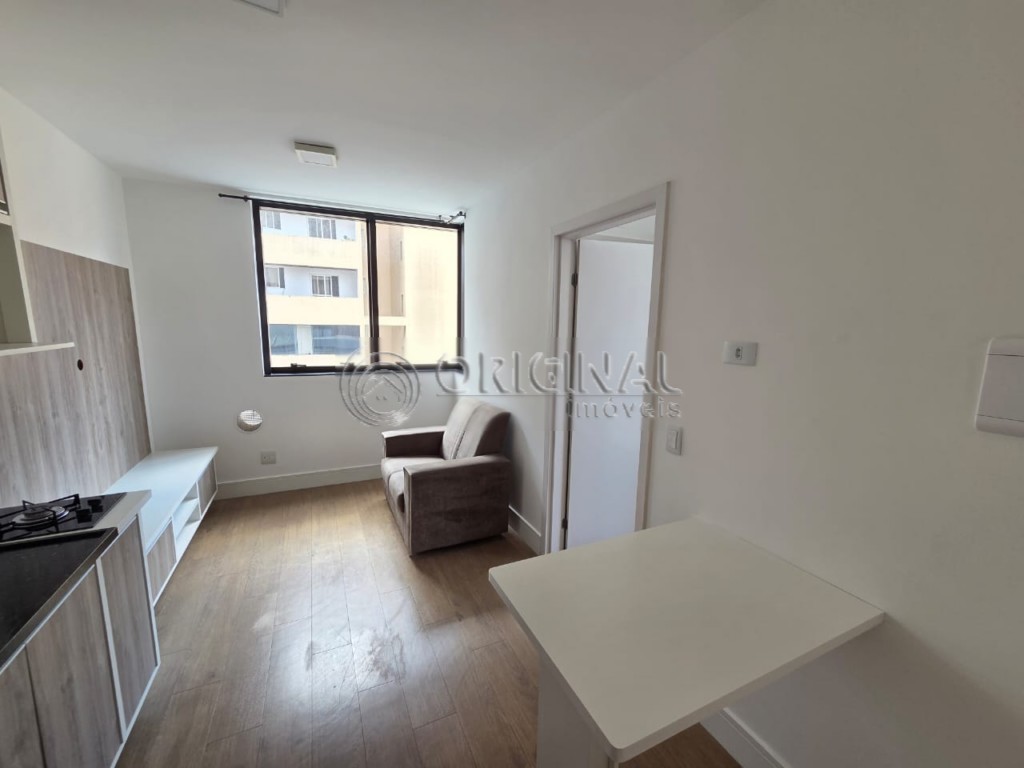 Apartamento para locacao no Reboucas em Curitiba com 30m² por R$ 1.777,77