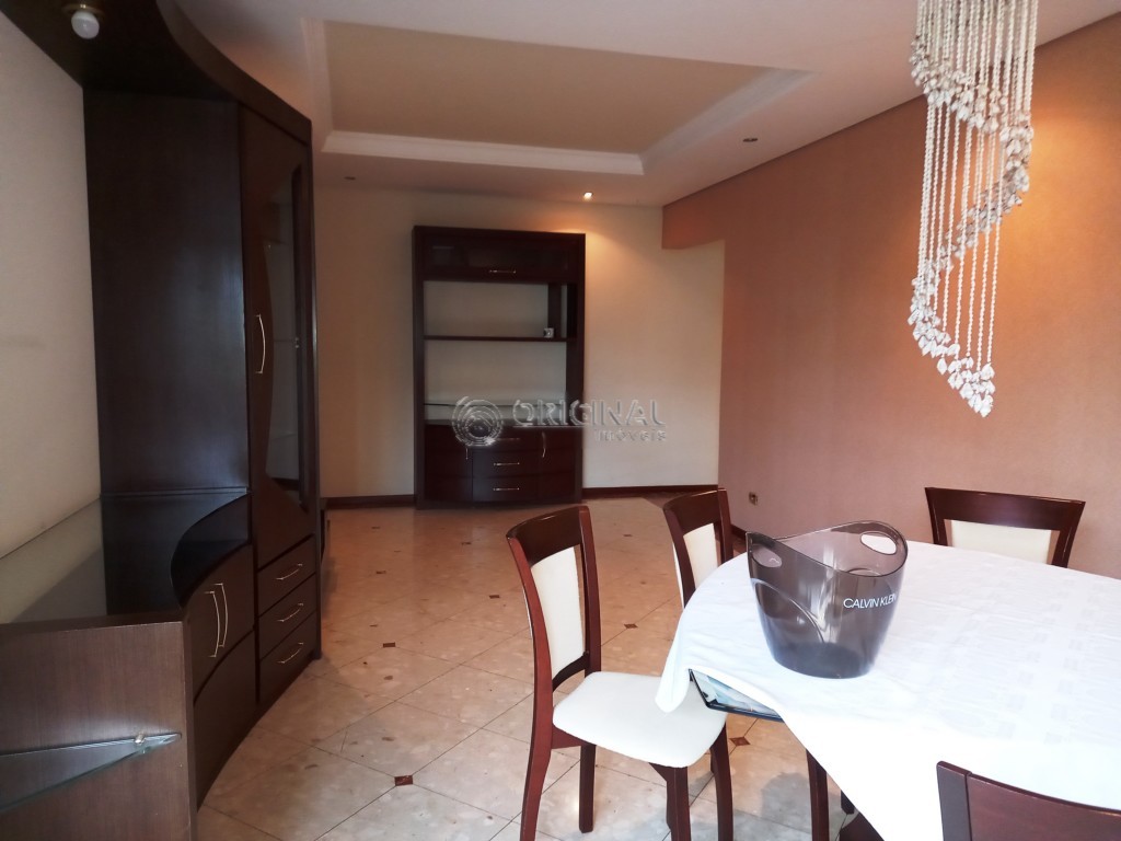 Apartamento para locacao no Agua Verde em Curitiba com 143m² por R$ 3.888,88