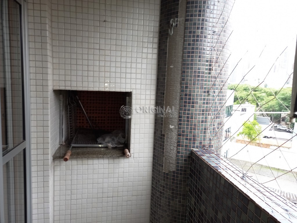 Apartamento para locacao no Agua Verde em Curitiba com 143m² por R$ 3.888,88