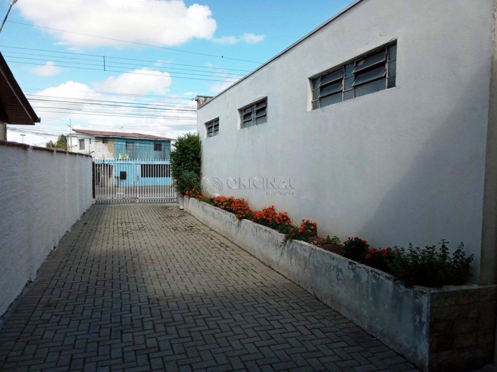 Sobrado para locacao no Boqueirao em Curitiba com 220m² por R$ 3.944,44